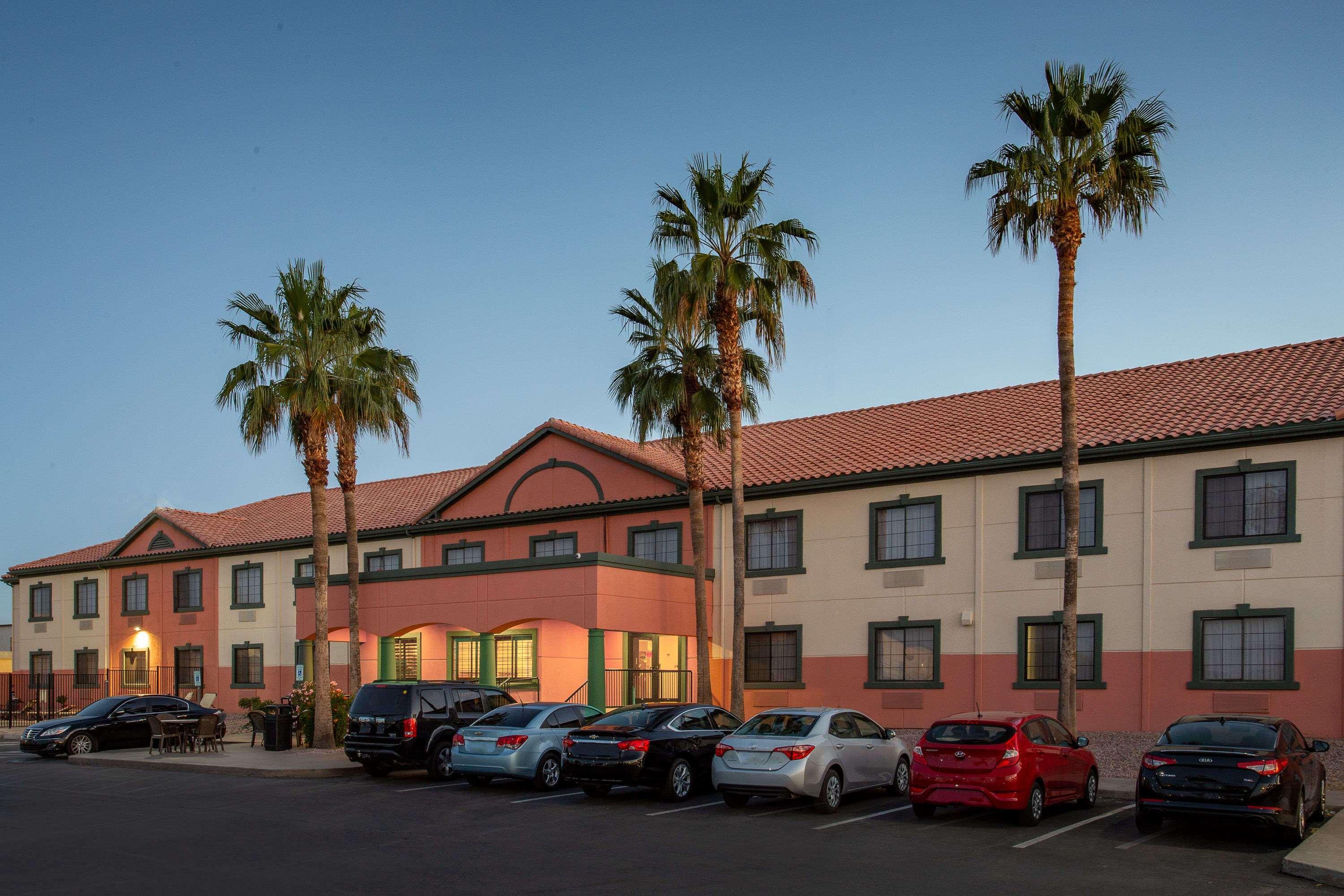 Baymont By Wyndham Phoenix I-10 Near 51St Ave Exterior foto